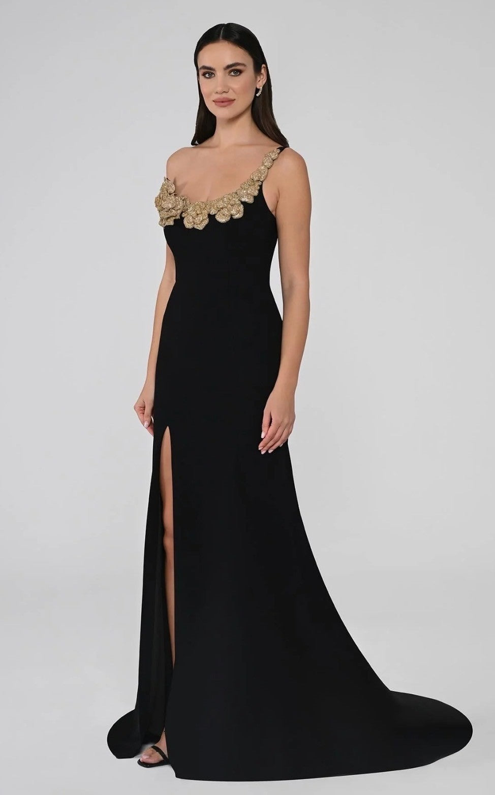 Alfabeta One-Shoulder Crepe Gown with Embellished Neckline Size 6 Retails $1,150