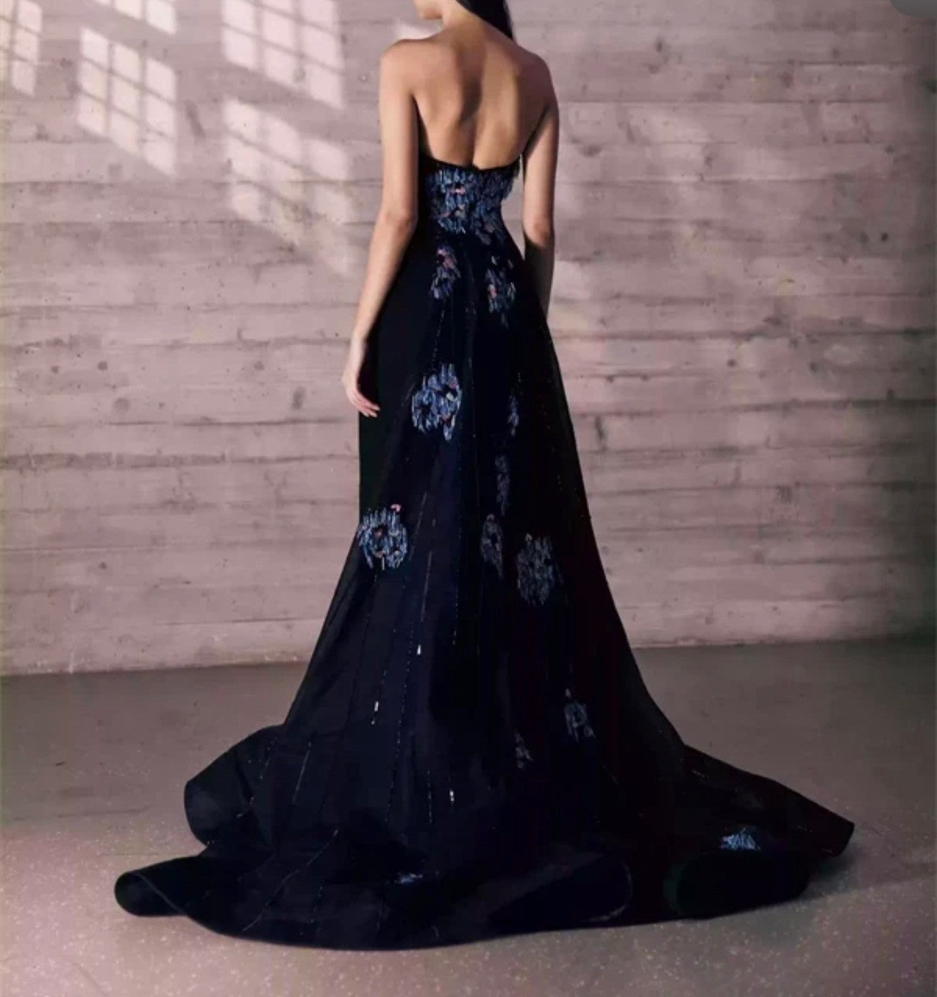 Tony Ward Pret-A-Porter Flowers Embroidered Black Tulle Dress Size 40 Retails 9K