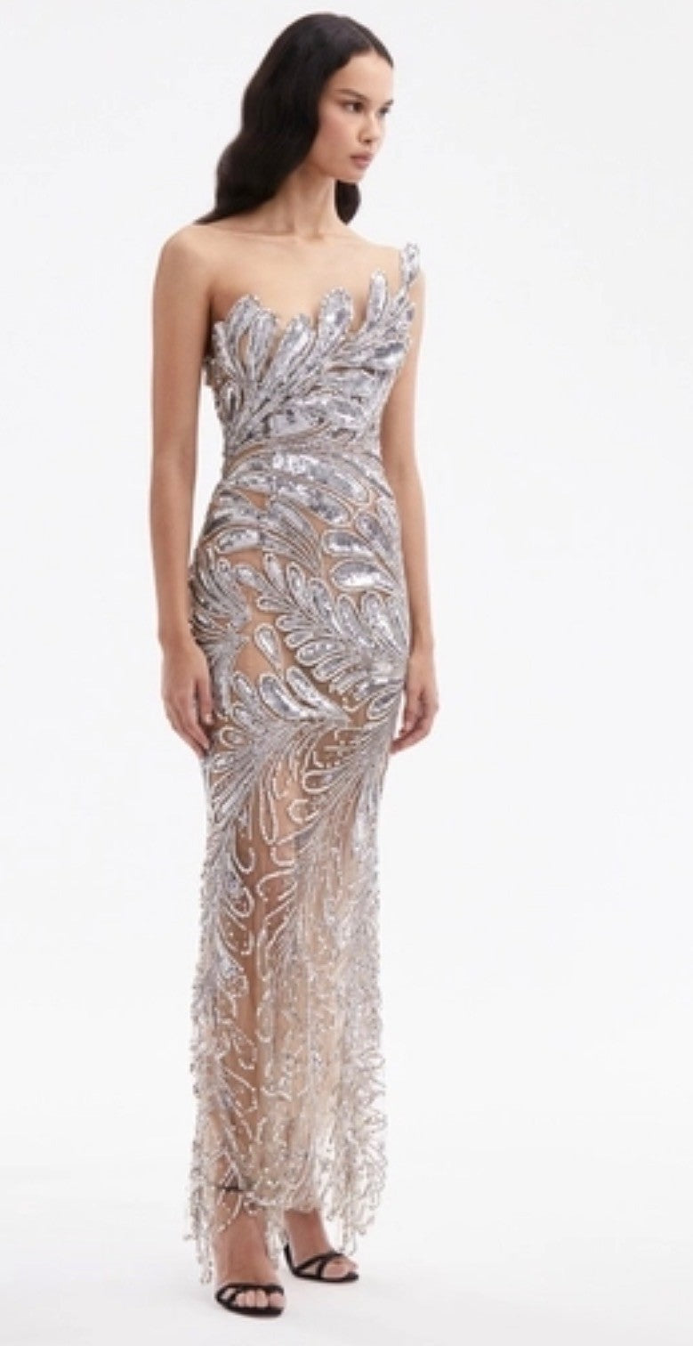 Oscar De La Renta Crystal-Embroidered Tulle Gown Size 4 Retails $13,989