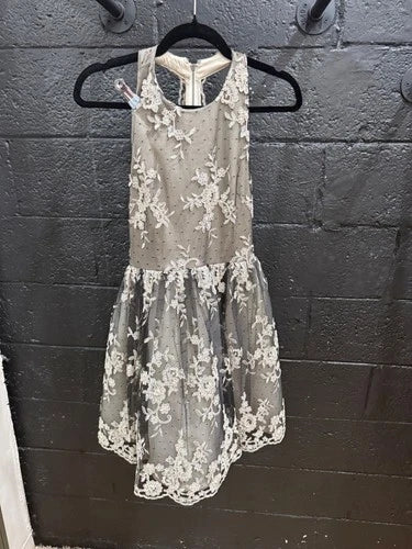 Alice and Olivia Beatrice T-Back Lace Fit and Flare Dress Size 4 – Silver Mini