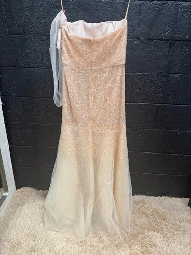 Carolina Herrera Sequin Floral Applique Strapless Gown Size 8 – Peach Maxi