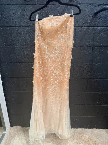Carolina Herrera Sequin Floral Applique Strapless Gown Size 8 – Peach Maxi