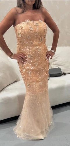 Carolina Herrera Sequin Floral Applique Strapless Gown Size 8 – Peach Maxi