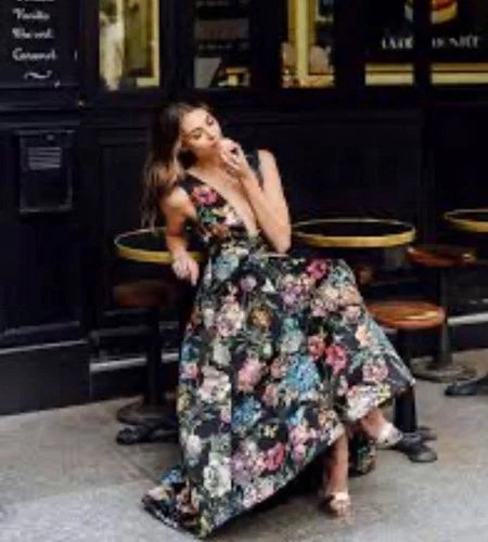 Monique Lhuillier Elegant Floral Jacquard Gown Size 6 – Black Multi