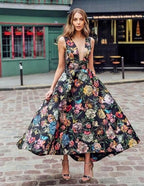 Monique Lhuillier Elegant Floral Jacquard Gown Size 6 – Black Multi