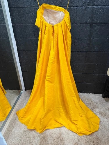 Carolina Herrera Fan Pleat Column Gown Size 10 – Yellow Silk