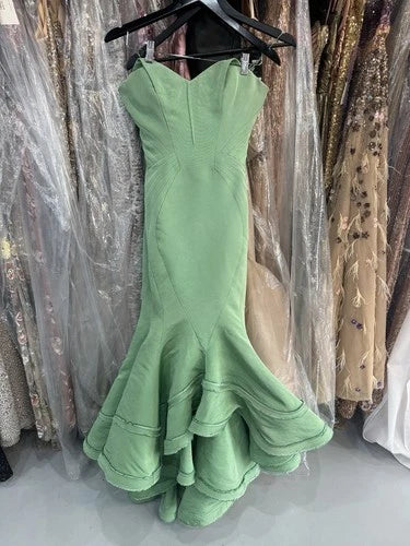 Zac Posen Strapless Mermaid Gown Size 2 – Sculpted Red Carpet Silhouette