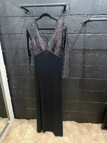 St. John Couture Black Sequin Long Sleeve Evening Gown – Size 8