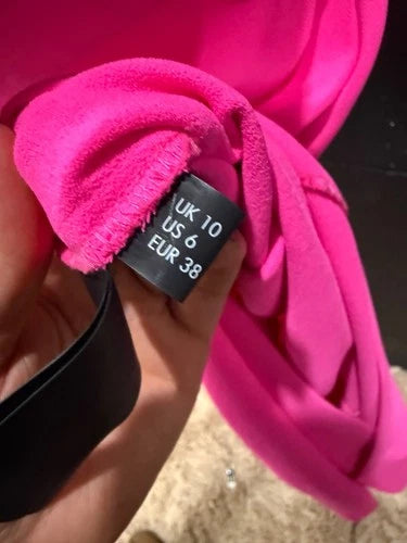 Solace London Alexis Off-the-Shoulder Dress Size 6 – Elegant Statement Silhouette