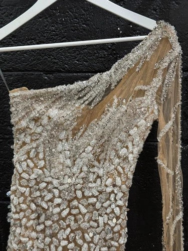 Albina Dyla Short Silver One-Sleeved Dress Size 2 – Sparkling Statement Mini